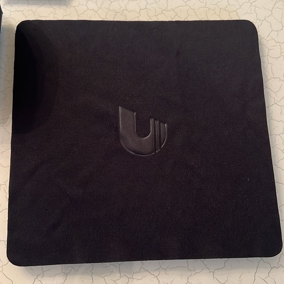 NEW CARRERA AUTHENTIC EYEGLASSES CASE | BLACK HARD | MAGNETIC COVER - Picture 5 of 10